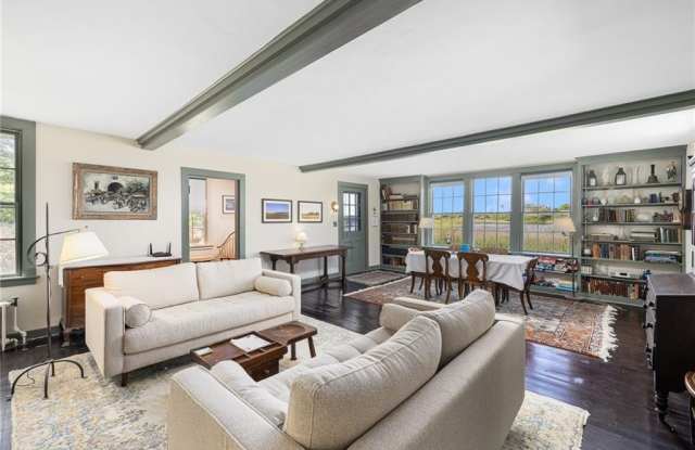 10 Casey Court photos photos