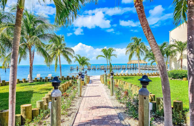 87200 Overseas Highway photos photos