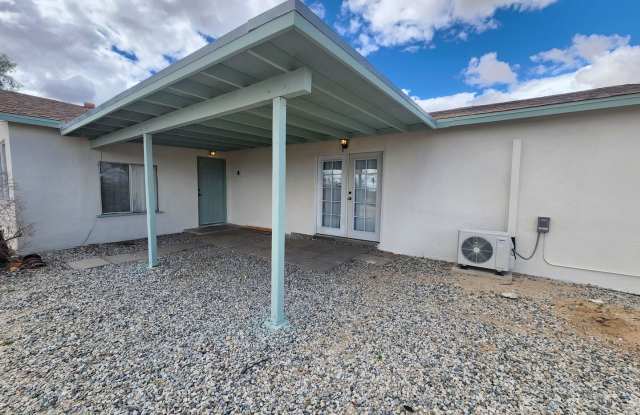 MOVE IN SPECIAL  2 Bedroom 2 Bath Home!!! Gallery 4