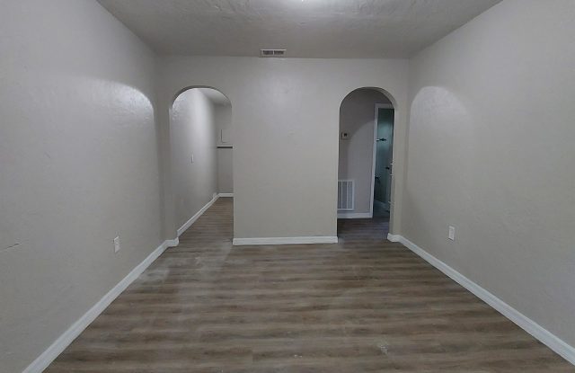 1815 Lillie Street Gallery 3