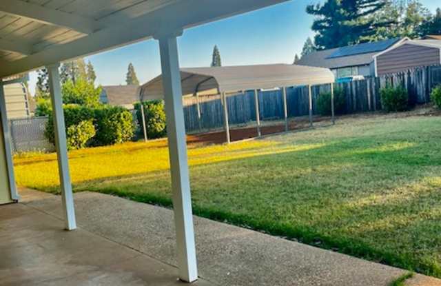 6231 Forest Ln Gallery 4