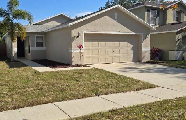 3-Bedroom, 2-Bathroom Home in Seffner Gallery 3