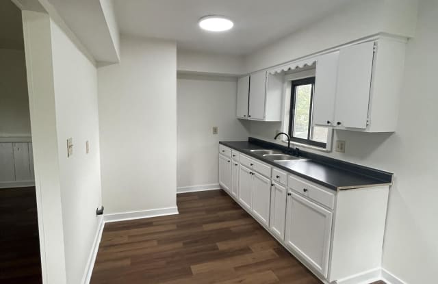 1500 East 25th Avenue - 2 photos photos