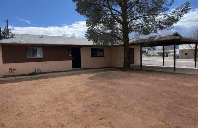 Very Nice 4 bedroom, 2 bathroom home available! photos photos