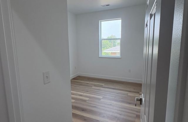Rent Reduced!! 3 bed 2 bath home in Soap Lake Gallery 4