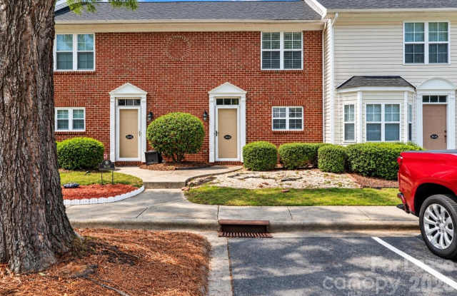 3636 Melrose Cottage Drive Gallery 2