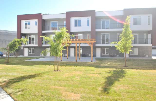 428 E 625 S - 428 East 625 South, Clearfield, UT 84015