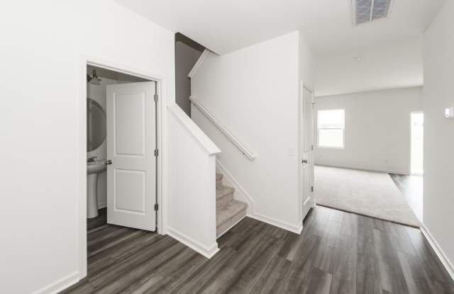 4 Bedroom 2.5 Bath Home in Cane Bay Plantation - Summerville Gallery 4