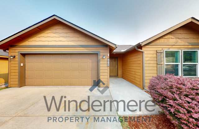 230 Chapra St *fully fenced back yard* photos photos