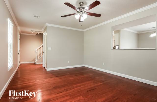 8405 Old Carriage Court Gallery 4