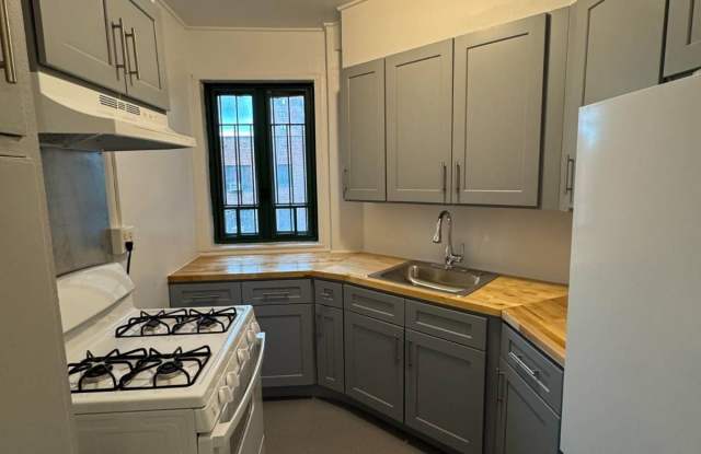 1651 Metropolitan Avenue photos photos