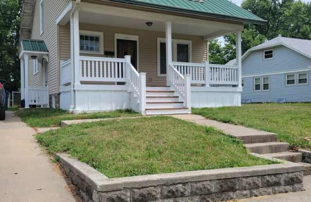 Cute 3bed/2bath Home - 337 East Market Street, Warrensburg, MO 64093