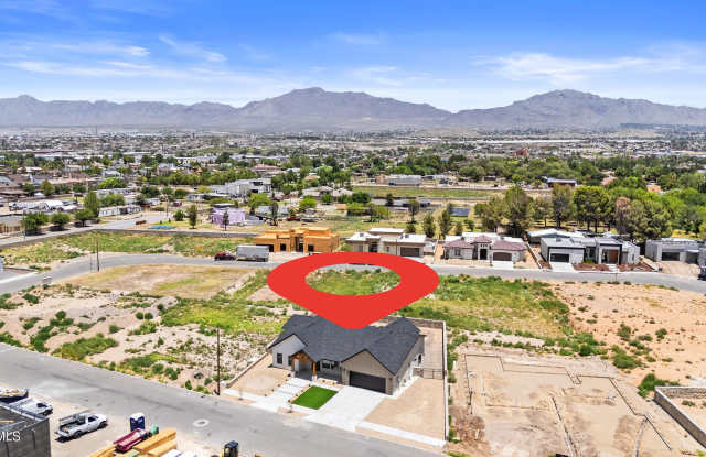 5691 RIO BONITO Circle Gallery 2