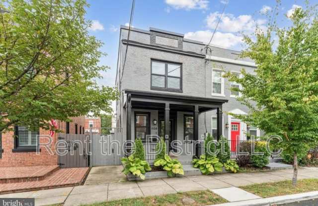608 Roxboro Place NW - 608 Roxboro Place Northwest, Washington, DC 20011