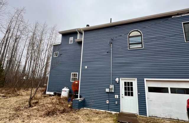Charming 3-Bedroom Home in Fairbanks / Pet Friendly / All Utilities Included!! photos photos