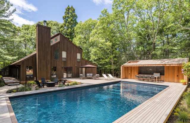 32 Quarty Circle Gallery 1