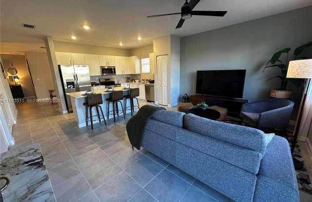 2288 SE 30th St photos photos