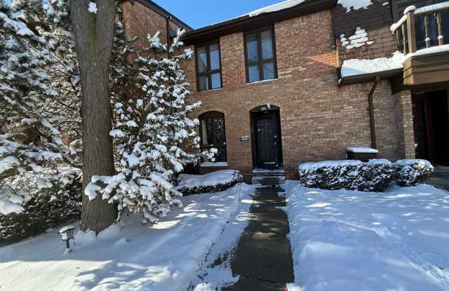 1082 Greenhills photos photos