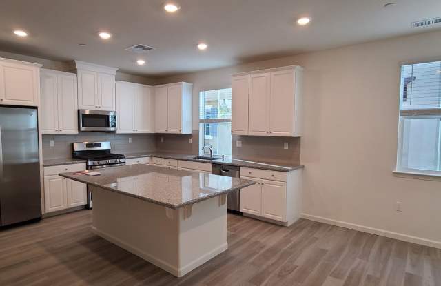 Solar - Belle Maison @ Campus Oaks -2031sqft 3 Bed + Den, 2.5 Bath! Walking Distance to Nugget Market  More! photos photos
