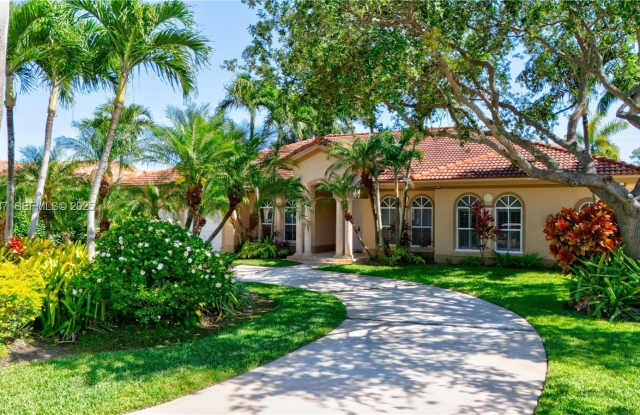 8366 SW 193rd St photos photos