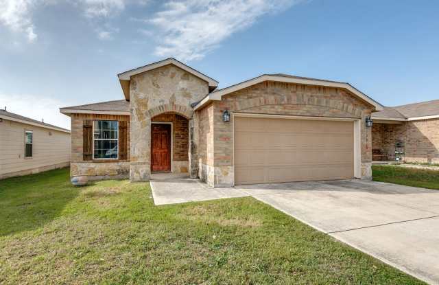 3-BEDROOM HOME IN HILLCREST, SOUTHWEST ISD photos photos