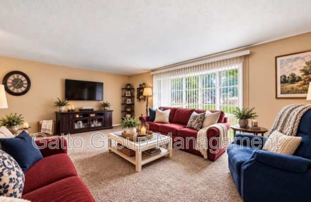 8071 Meadowdale Drive Gallery 3