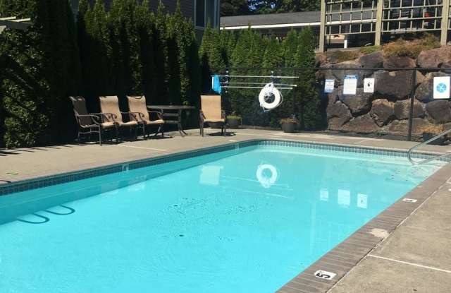 11223 NE 128th St #J303 - 11223 Northeast 128th Street, Kirkland, WA 98034