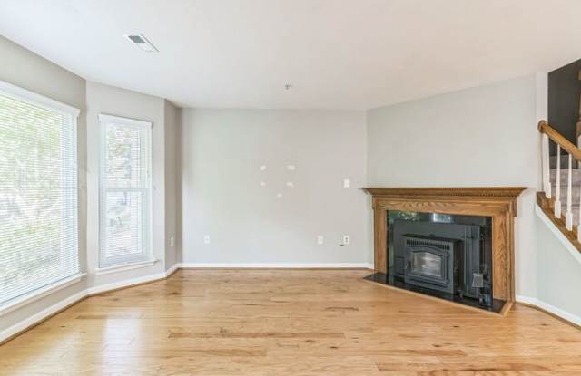 22037 Saint John's Circle Gallery 4