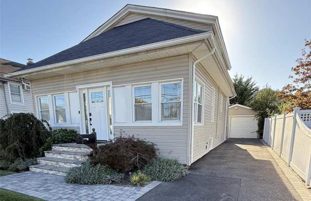 18 1st Avenue photos photos