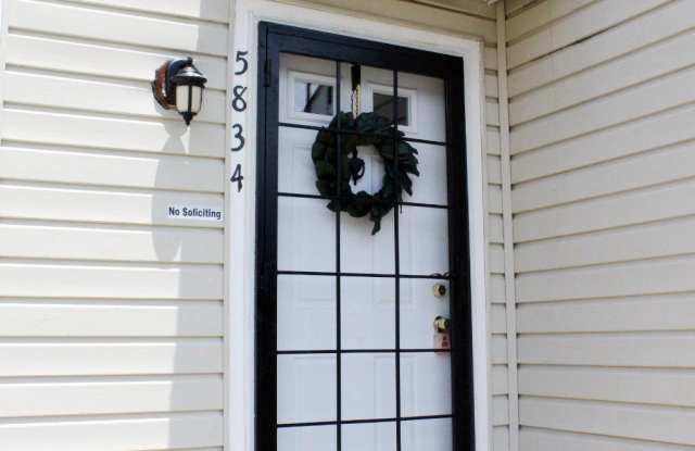 5834 N HOLLY SPRINGS Drive Gallery 2