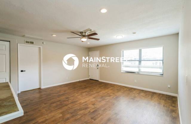 9933 Lake Drive Gallery 3