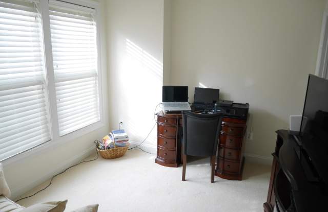 503 OVERLOOK PARK DRIVE Gallery 3