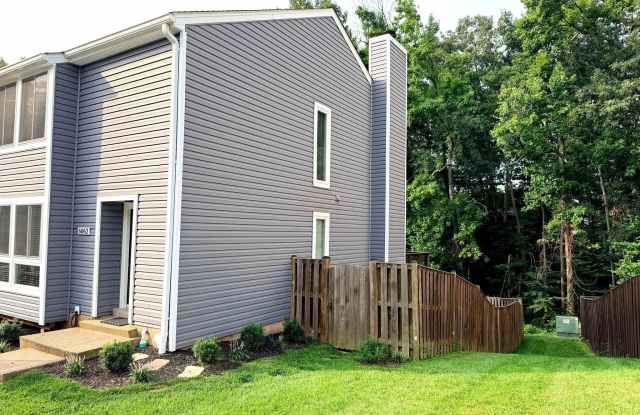 6062 HOLLOW HILL Lane Gallery 2