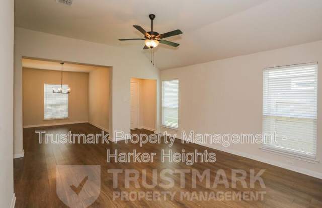 3050 Dade Loop Gallery 3