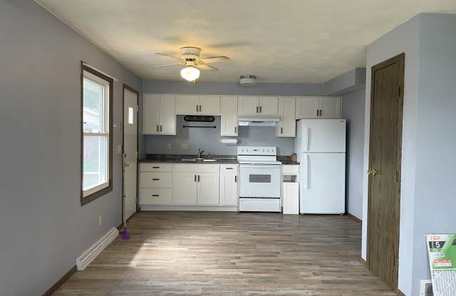 2407 N Locust St photos photos