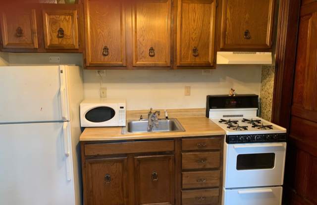 Fab Frankford 1 Bedroom Apartment Available NOW! photos photos