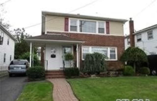 582 Rockaway Avenue - 582 Rockaway Avenue, Valley Stream, NY 11581