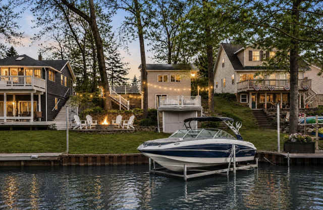 9453 Huron Street photos photos