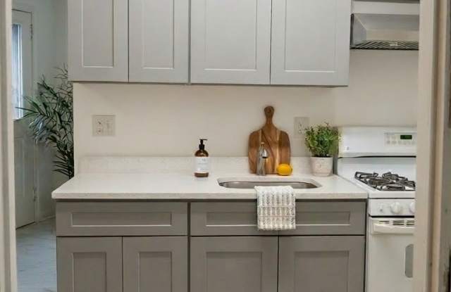 2107 Continental Avenue photos photos