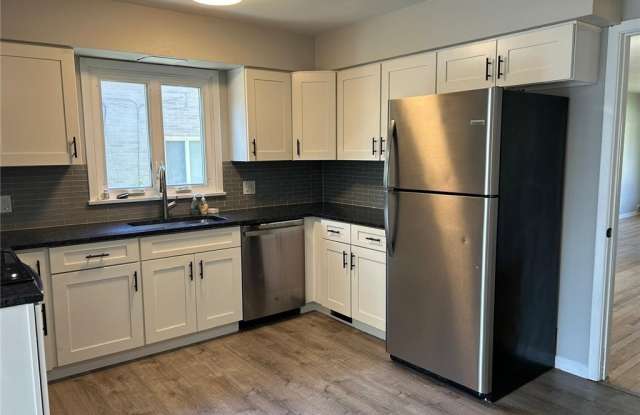 17914 Chagrin Boulevard Gallery 3