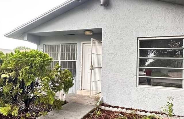 757 NW 95th Ter photos photos
