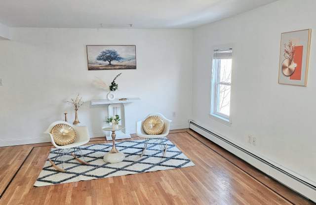 19 Railroad Street photos photos