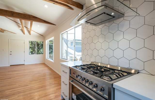 1936 N Bronson Ave # 7 Gallery 3