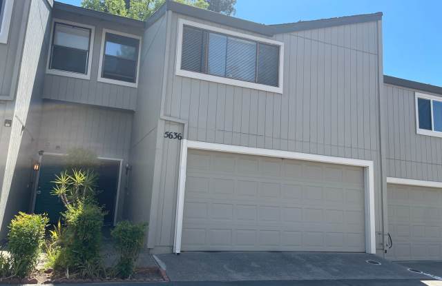 Charming 3/2 Townhome. - 5636 Albert Lane, Citrus Heights, CA 95610