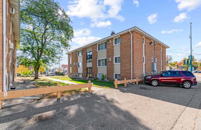 Hanson Court Apartments | Updated 2 Bedroom / 1 Bath Gallery 3