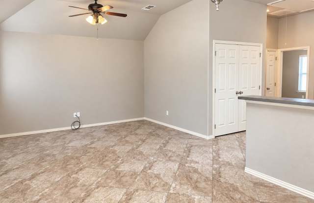 Beautiful Home in Western Hills Harbor Gallery 3
