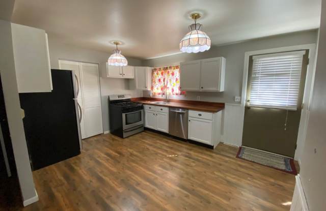 7012 W 138th Ln photos photos
