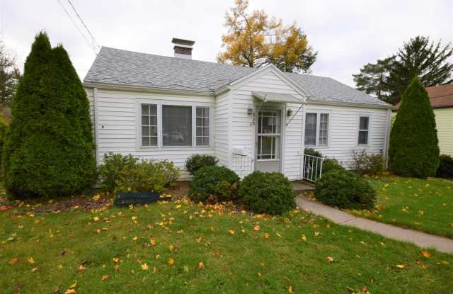Professionals Only - 3 bedrooms 1 bath house - 868 North Allen Street, Centre County, PA 16803