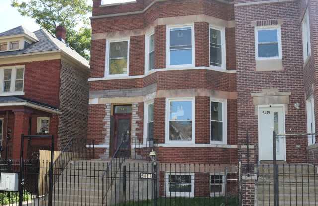5417 W Adams Street Gallery 1