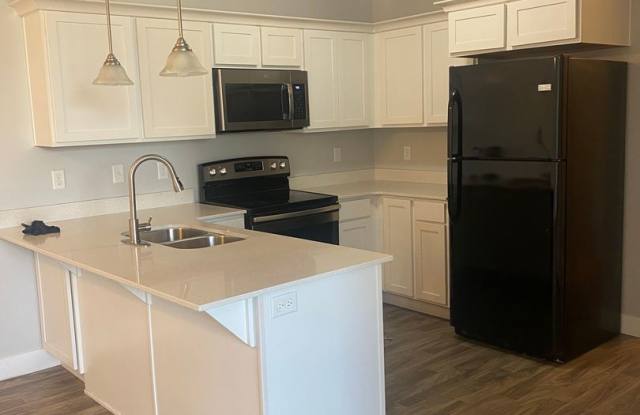 Beautiful 3 bed 2 bath townhome in Vineyard photos photos